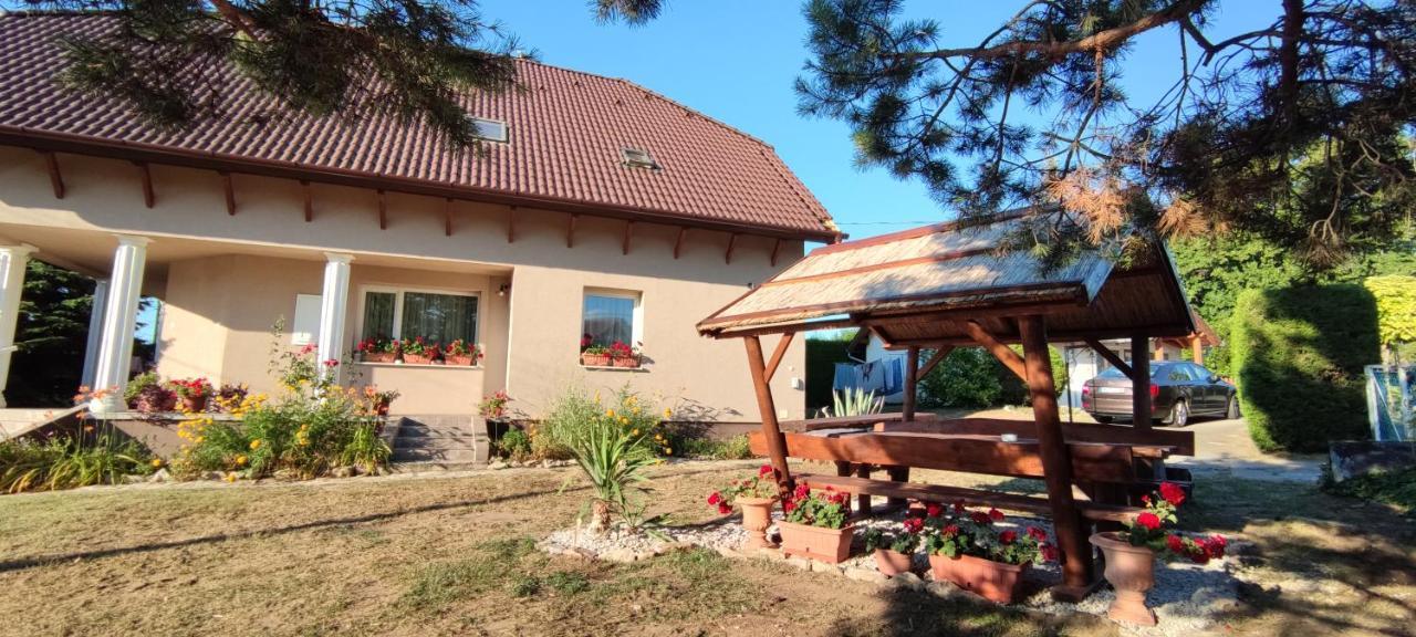 Virágos Apartman Balatonszemes Exterior foto