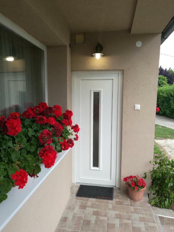 Virágos Apartman Balatonszemes Exterior foto